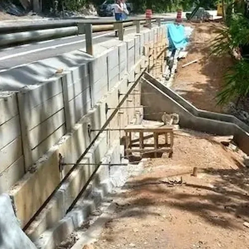 Projeto de Muros de Contenção: Segurança Geotécnica em Paulista