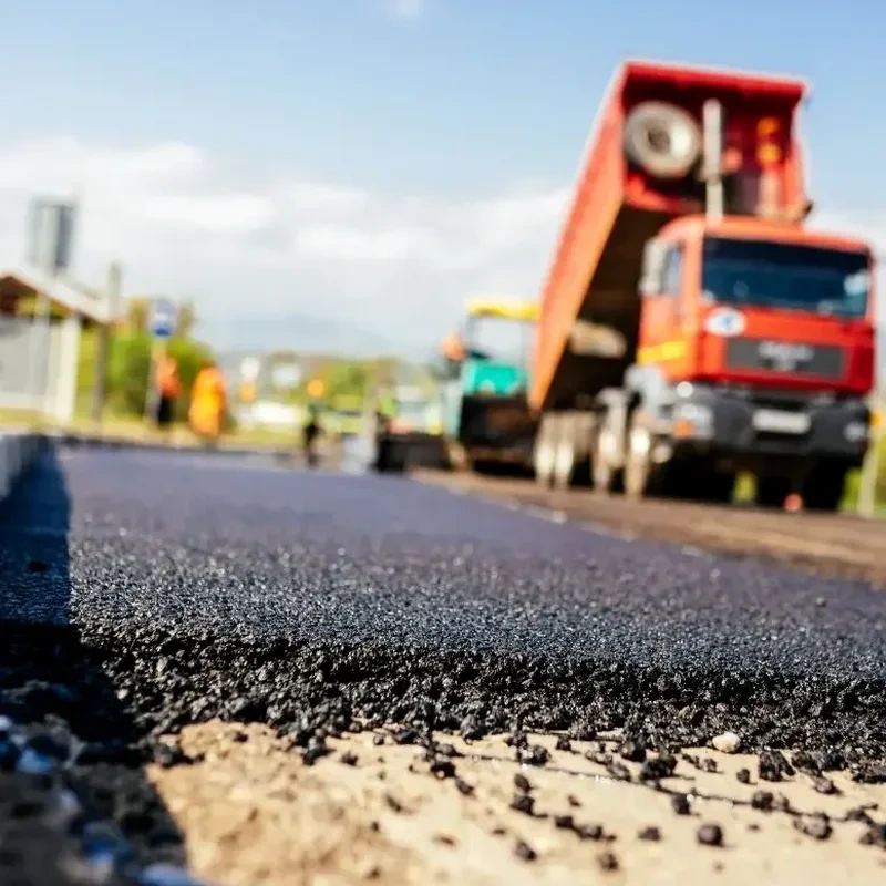 Projeto de pavimento flexível em Paulista: controle de camadas e subleito coesivo